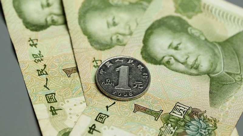 Эксперт объяснил рост объема торгов китайской валютой в России