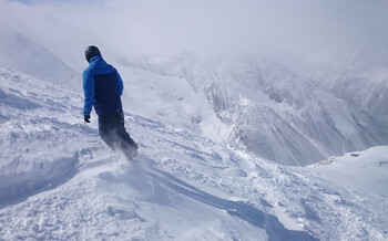 Горнолыжный курорт Домбай полностью закрыт из-за непогоды