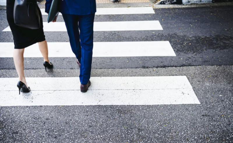 На МКАД модернизируют еще один пешеходный переход