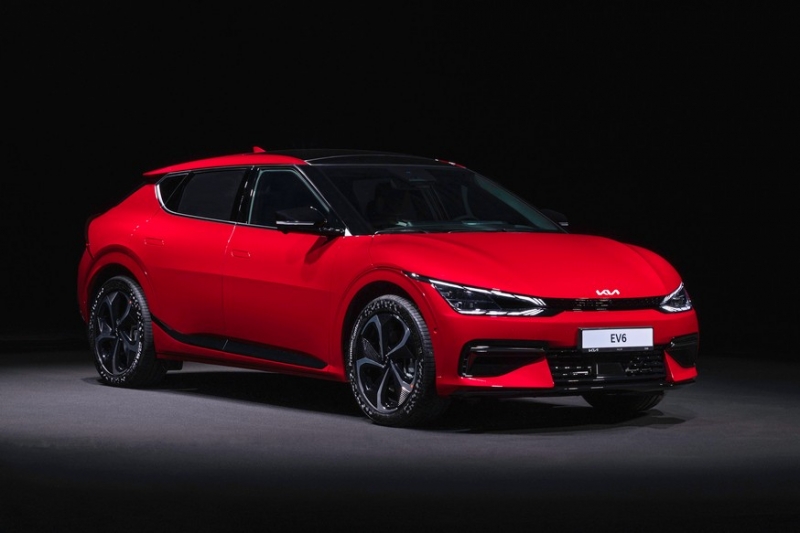 Обещанный ранее России электрокросс Kia EV6 начали продавать в Казахстане