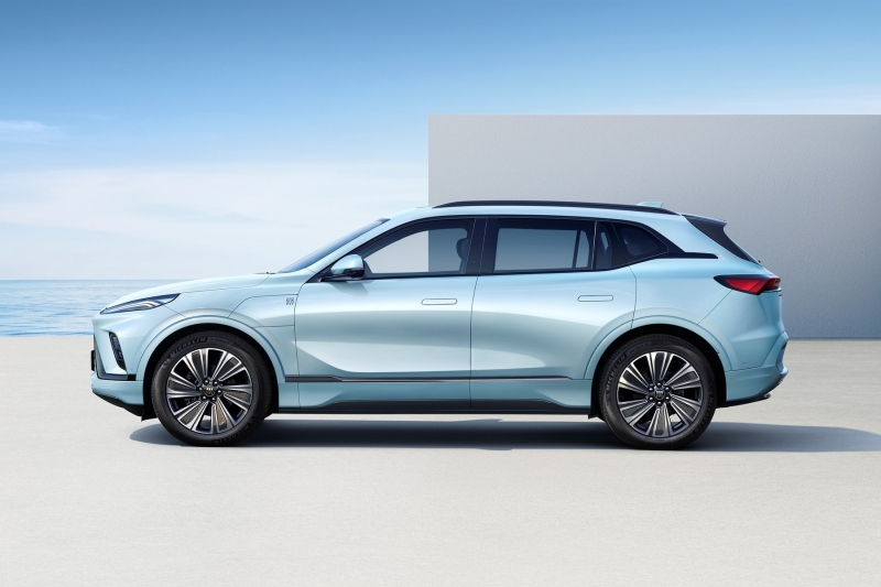 Раскрыт салон китайского Buick Electra E5: монолитное 30-дюймовое табло c разрешением 6K