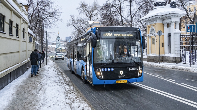 Россияне стали реже ездить на такси и чаще пользоваться общественным транспортом