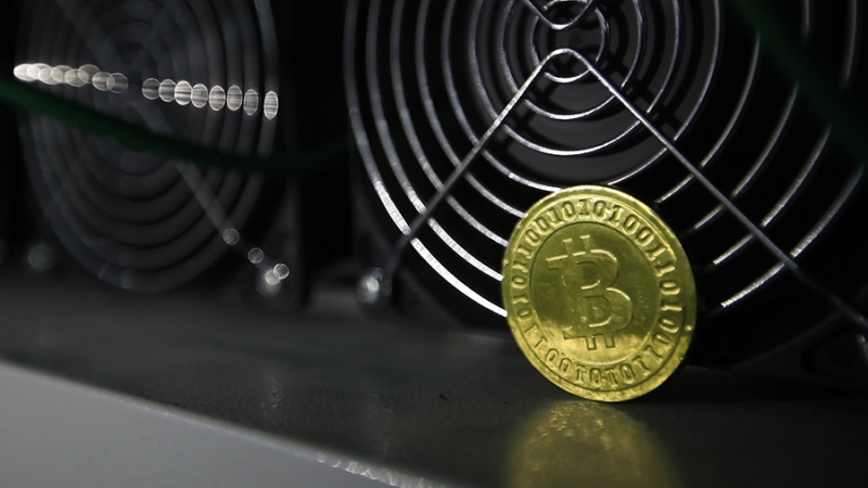 Стоимость биткоина выросла более чем на 10%