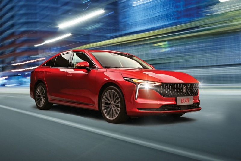 Большой лифтбек FAW Bestune B70 и кроссовер T55 в России: объявлены цены