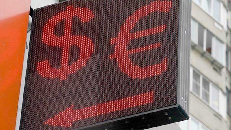 Финансовый аналитик спрогнозировал рост доллара и евро