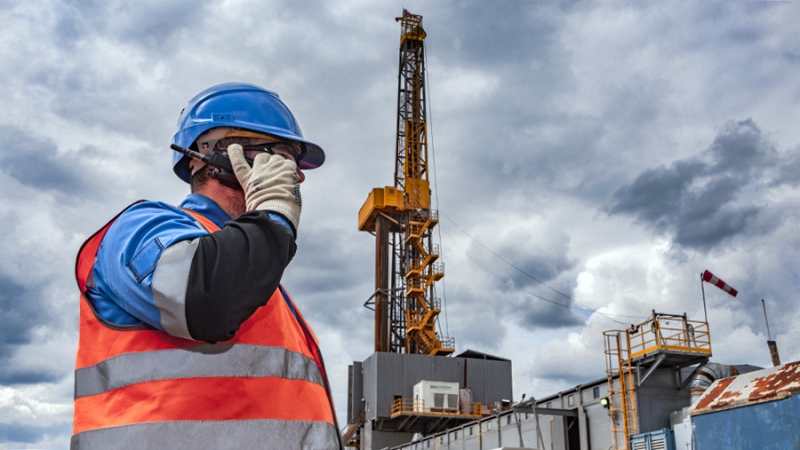 Новак заявил о намерении России перевести все расчеты за энергоресурсы в нацвалюты