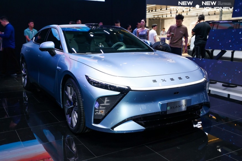 Новинки Chery для России: седан Exeed Exlantix и кроссоверы Omoda Jaecoo