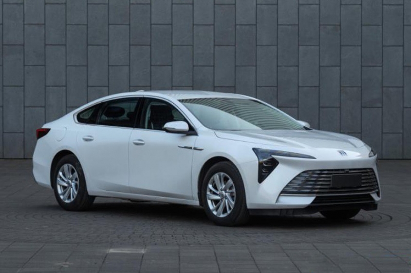 Новый Buick LaCrosse с необычным дизайном показался на официальных фото