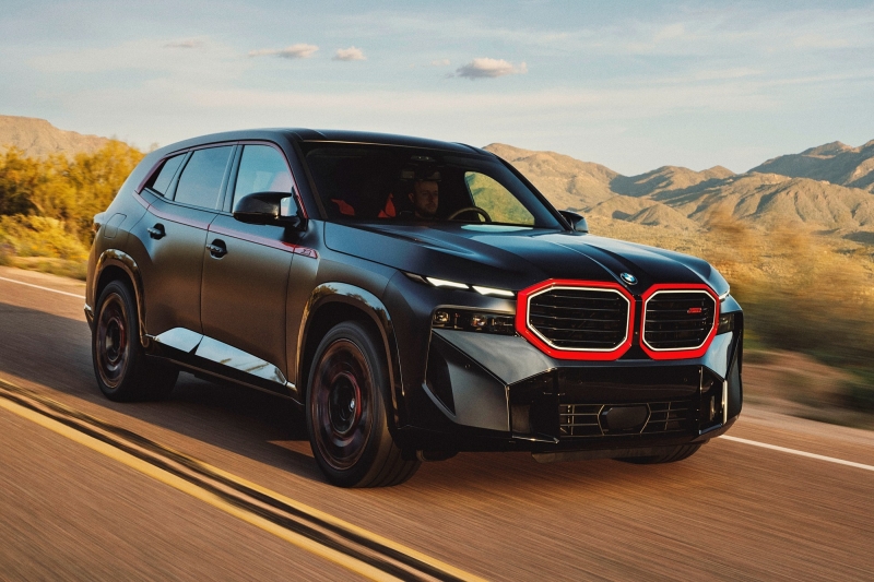 Премьера BMW XM Label Red: ещё больше мощности и щедрый красный декор