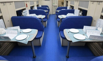 В ряде поездов в Крым запускают вагоны-столовые