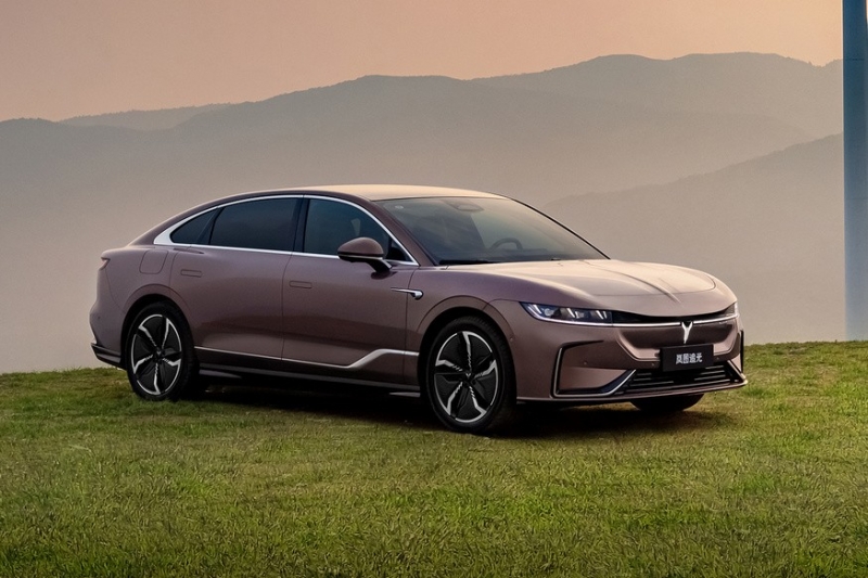 В России начали принимать заказы на полноприводный седан Voyah Passion