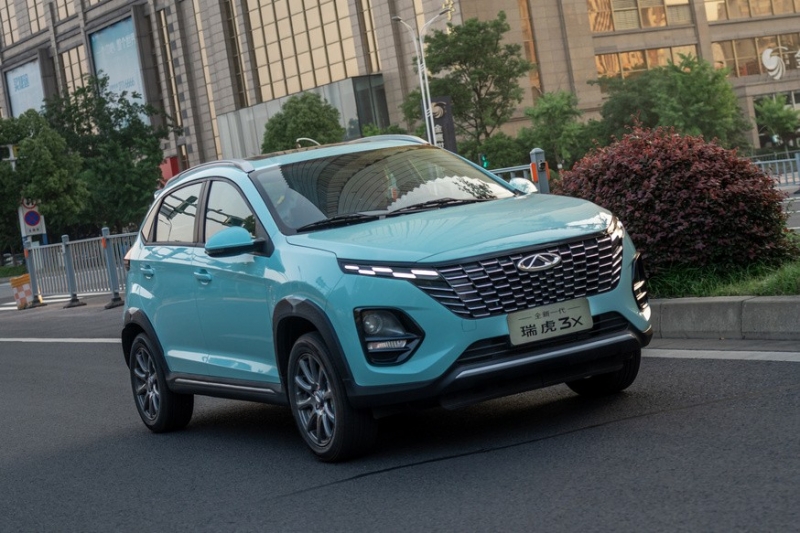 Chery обновила свой самый дешёвый кроссовер: два варианта салона и брат от Omoda