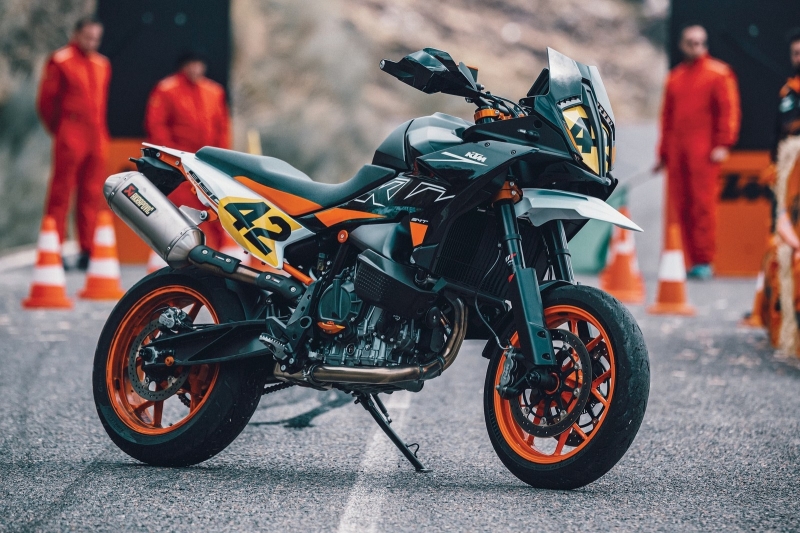KTM 890 SMT: новый мотокроссовер из Австрии скоро приедет в Россию