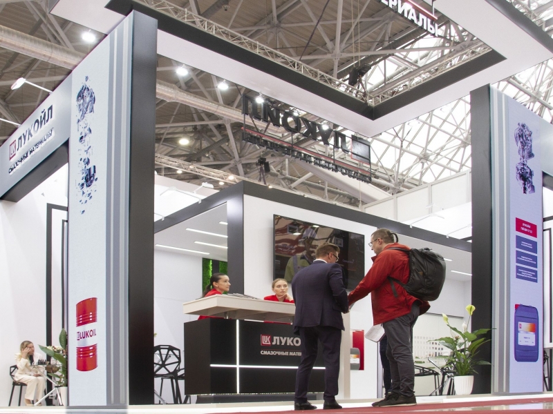 ЛУКОЙЛ показал высокоэффективные масла и технические жидкости для металлообрабатывающей отрасли