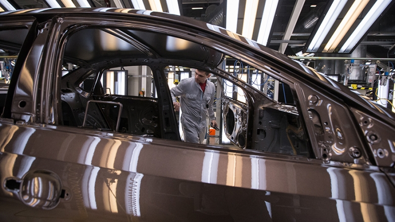 Минпромторг пообещал поддержать перезапуск бывшей площадки VW в Калуге