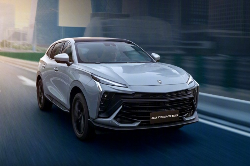 Обновлён кроссовер Forthing T5 Evo от Dongfeng, который недавно стал доступен в России