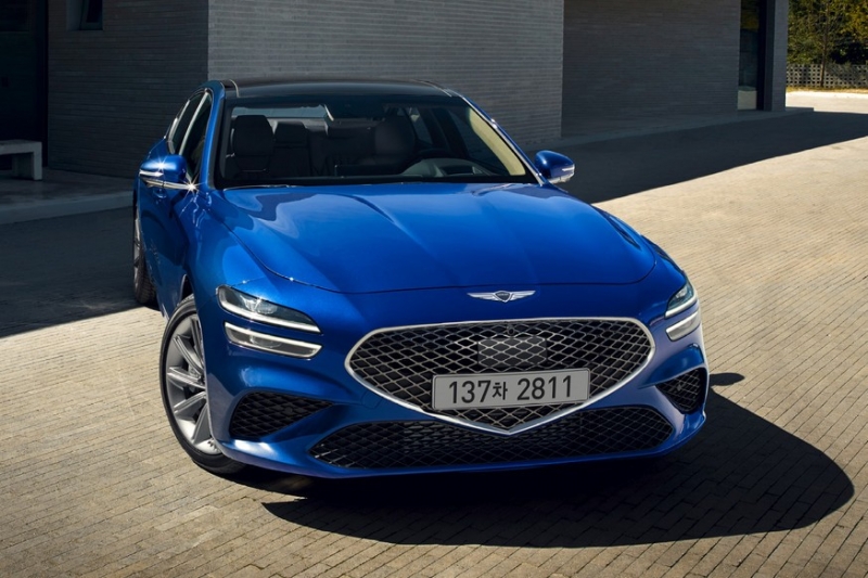 Седан и универсал Genesis G70 довели до 2023 модельного года: новый мотор и кое-что ещё