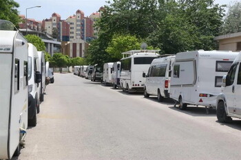 В Анталии запретят парковать автодома на улицах города