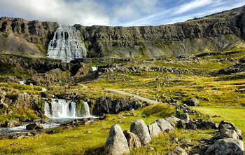 Исландия закрывает посольство в Москве