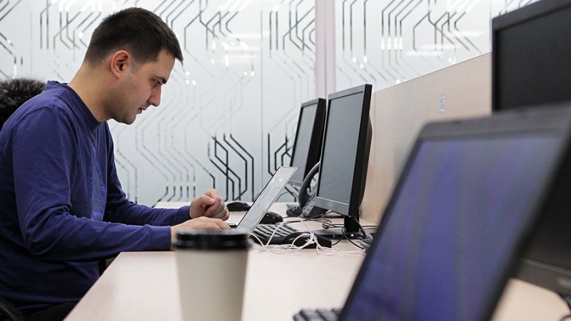 Минцифры сообщило об аккредитации более 2 тыс. IT-компаний