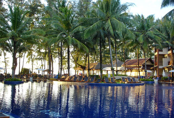 На Пхукете турист из РФ погиб при падении с балкона отеля