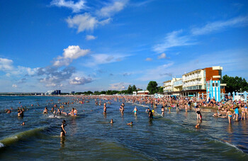 На пляжах Анапы запретили купаться 