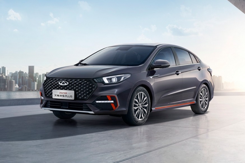 Обновлён седан Chery Arrizo 5 Plus: внешность от российской Omoda S5, но мощнее
