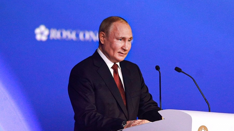 Песков рассказал о подготовке выступления Путина на ПМЭФ