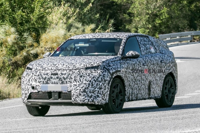 Peugeot 3008 готовится к смене поколения: кроссовер проехался на камеру
