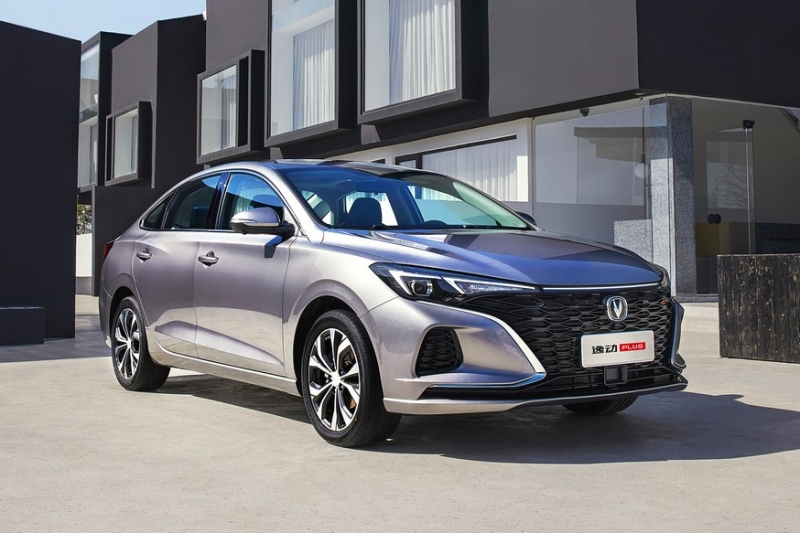 Седан Changan Eado Plus на замену Kia Cerato: цены и комплектации в России