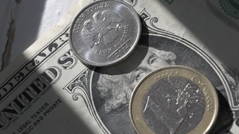 СМИ сообщили о резком поднятии российскими банками курса валют