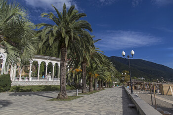 В Абхазии в 20 раз повысили штраф за появление в купальниках на улице