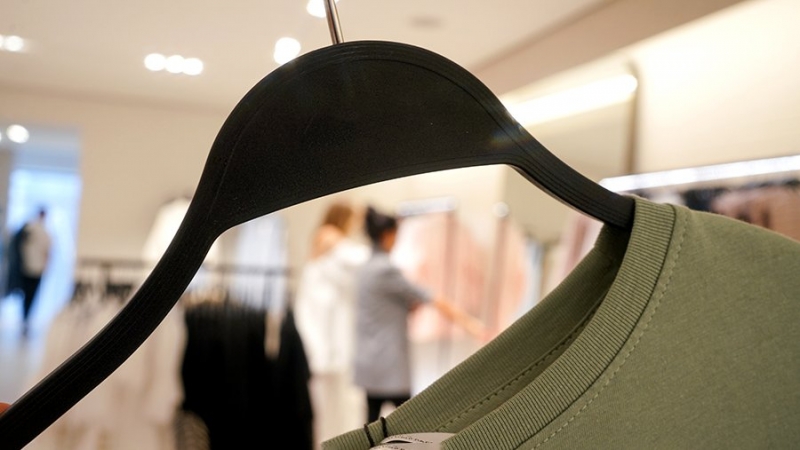 Цены на одежду снизились в России в 2023 году