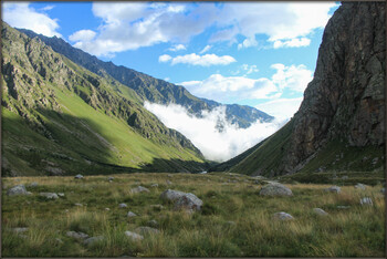 Двое туристов упали со скалы в Кабардино-Балкарии