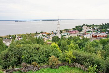 Круизный теплоход впервые за 13 лет зашёл в Юрьевец 