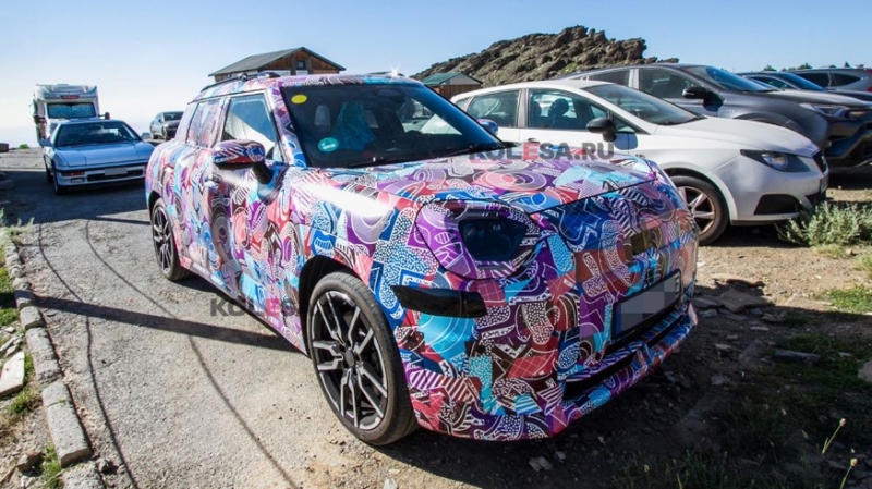 Mini готовит новый кроссовер: Aceman в камуфляже попался в объектив