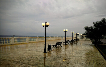 На пляжах Анапы запретили купаться 