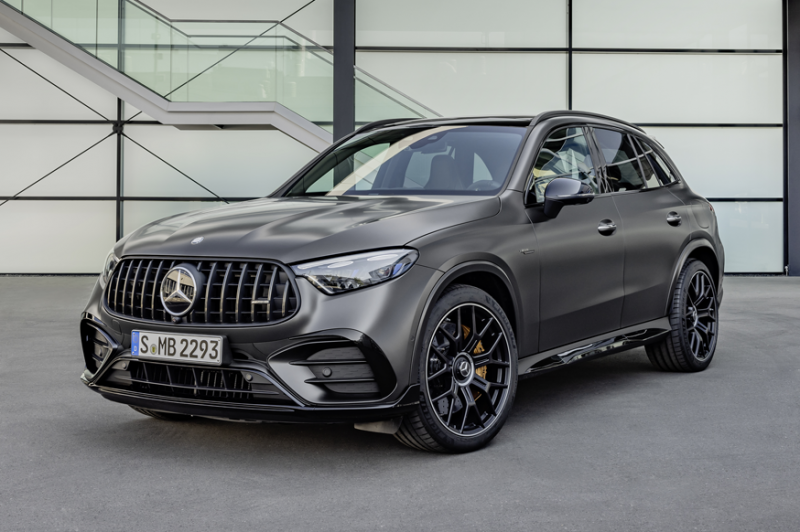 Новый кроссовер Mercedes-AMG GLC дебютировал в двух версиях