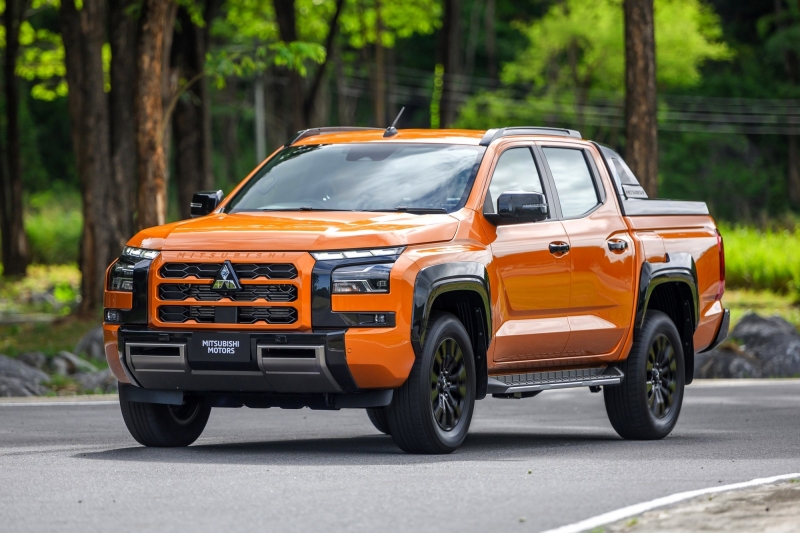 Новый Mitsubishi L200 полностью рассекречен: постоянный полный привод сохранён!