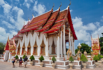 Российский турист спрыгнул с крыши храма на Пхукете