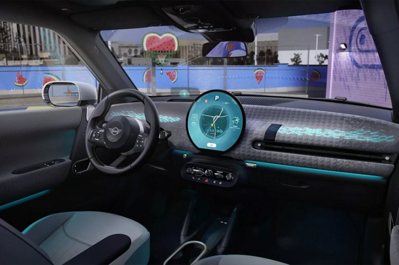 Трёхдверный хэтчбек на подходе: рассекречен интерьер нового Mini Cooper