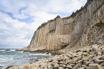Турист упал со скалы на Сахалине