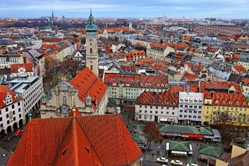 В Германии американка пыталась дать взятку сотруднику аэропорта и пройти контроль без паспорта