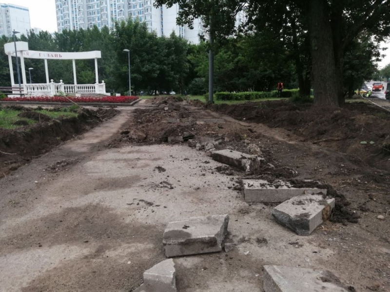 Выполнено более половины работ по замене асфальта в Москве