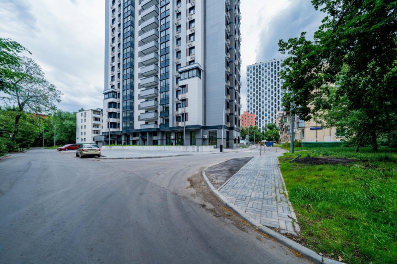 Завершено обустройство удобных подъездных дорог к 5 домам, построенным по программе реновации