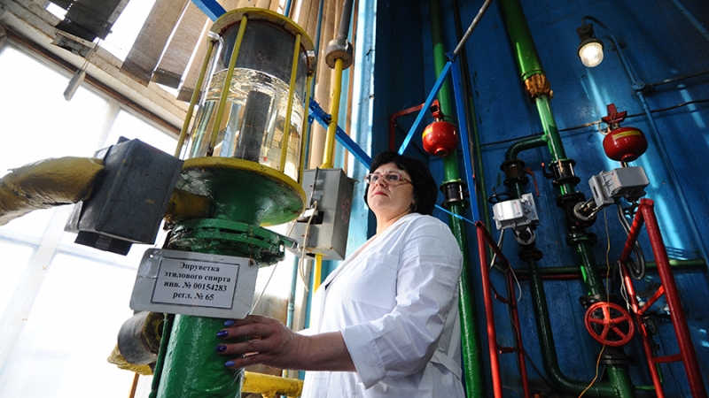 Эксперт оценил предложение Минфина снизить минимальную цену на этиловый спирт