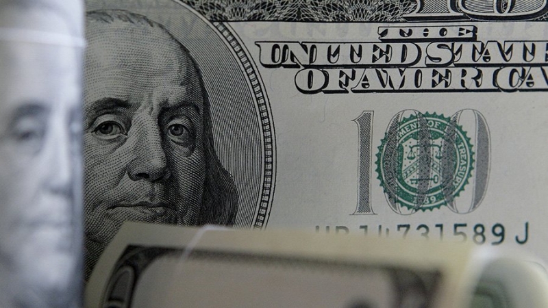 Курс доллара превысил 95 рублей впервые с марта 2022 года