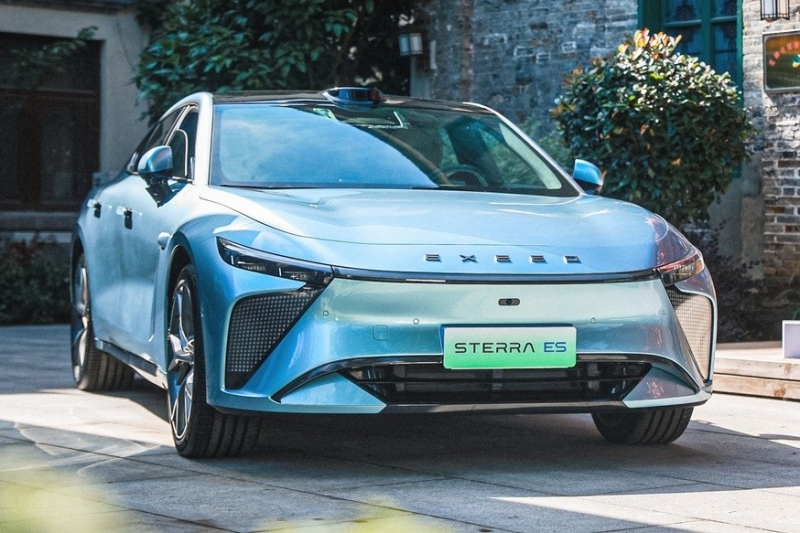 Обещанный России седан Exeed Exlantix: подробности о серийной версии