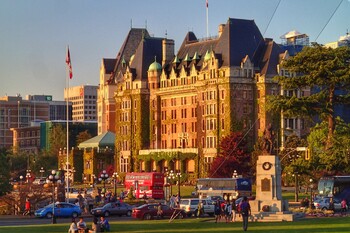 Абоненты четырёх главных мобильных операторов РФ останутся без роуминга в Канаде