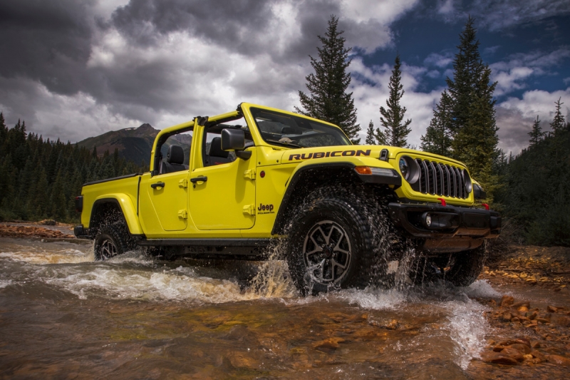 Jeep обновил Gladiator: новая решётка радиатора, большой экран в салоне и отказ от дизеля